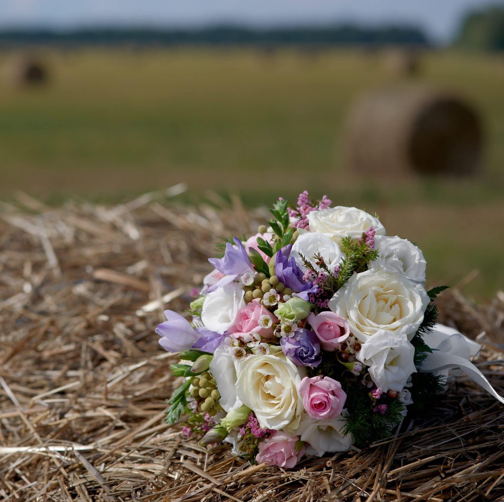 Wedding,Bouquet,On,The,Haystack.